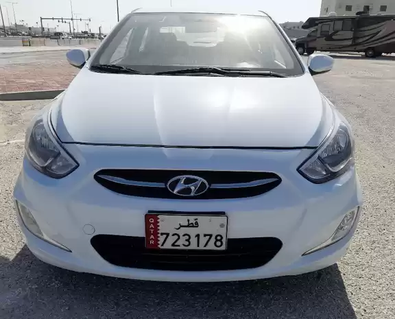 用过的 Hyundai Accent 出售 在 多哈 #5389 - 1  image 